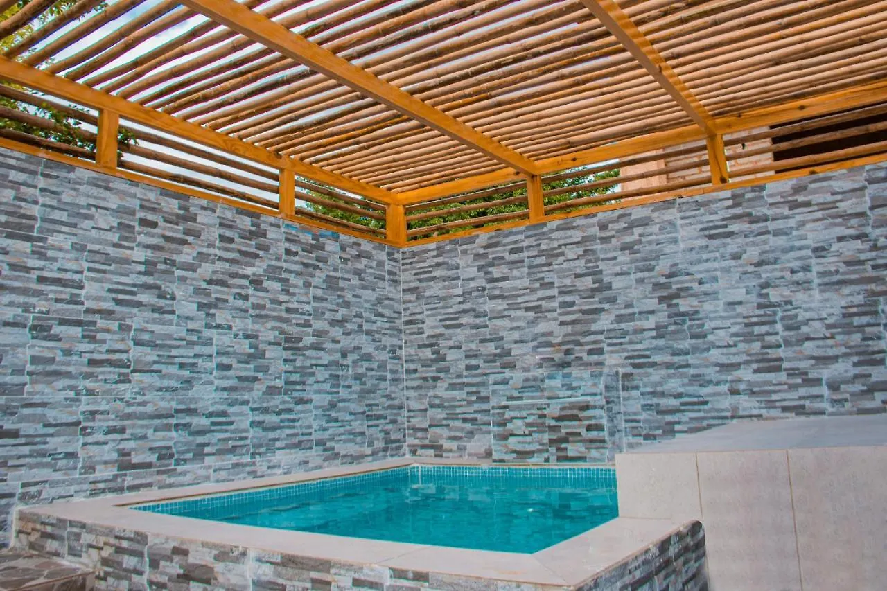 D' Yoko Village'S Pedernales